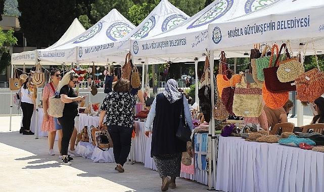 Sosyal Hizmet Atölyeleri'nde Kadınlar Üretiyor, Büyükşehir Destekliyor