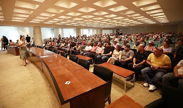 “Biz halkla ve çalışanlarıyla birlikte dimdik ayakta kalmayı başaran bir belediyeyiz"