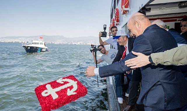 İzmir Körfezi Kabotaj Bayramı törenlerine sahne oldu