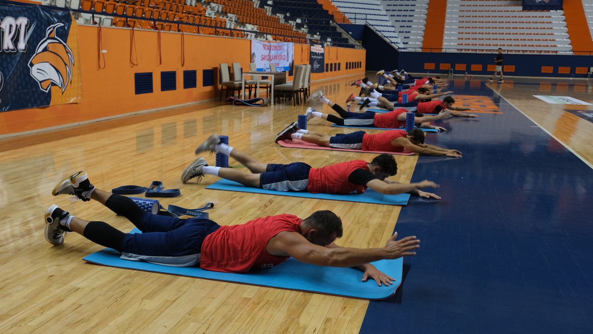 MSK ERKEK BASKETBOL TAKIMI, SEZONUN İLK ANTRENMANINI YAPTI