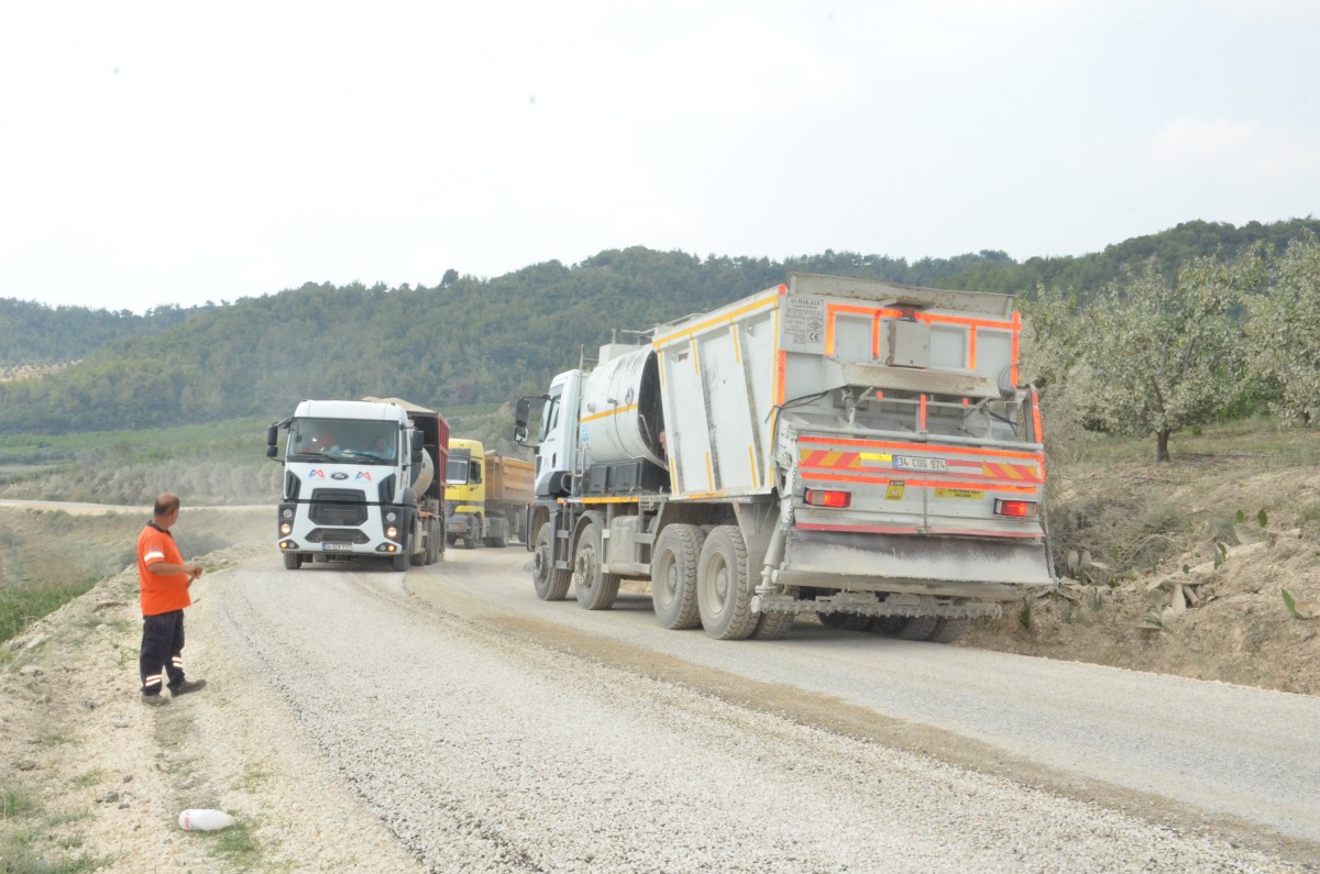 MERSİN BÜYÜKŞEHİR, KIRSAL BÖLGELERDE DE ULAŞIM ALTYAPISINI GÜÇLENDİRİYOR