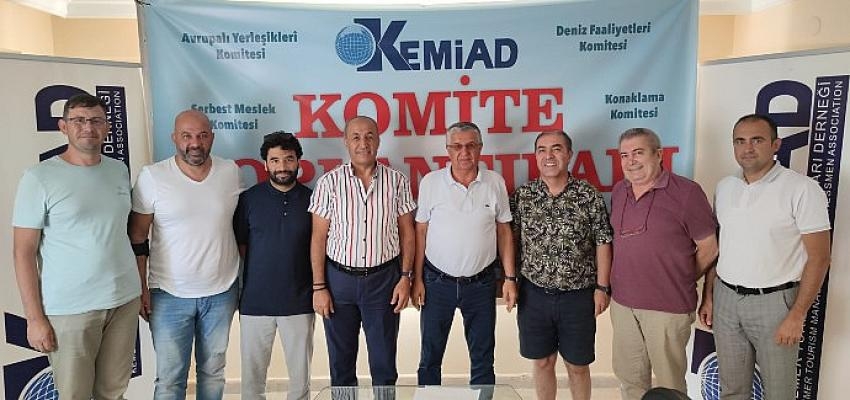 Kemer Belediye Başkanı Necati Topaloğlu, Kemer Turizmci ve İş Adamları Derneği (KEMİAD) toplantısına konuk oldu.
