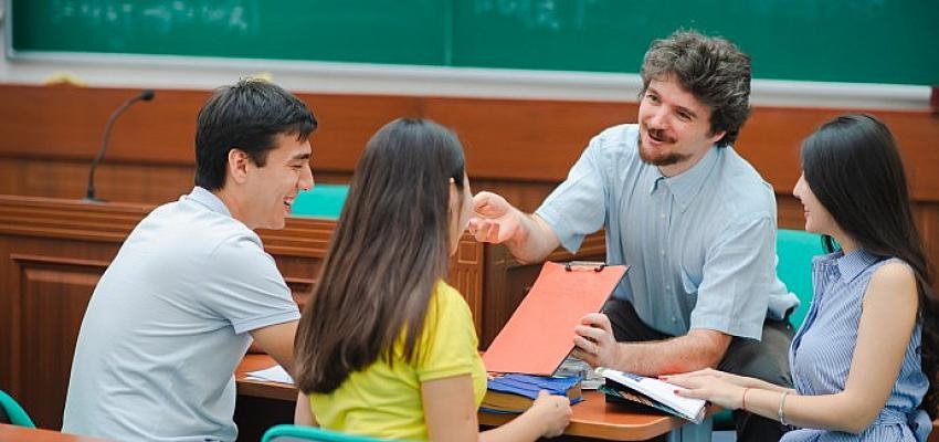 Öğrenci ve mezun yetkinliklerini geliştirmeye yönelik fark yaratan projelere, British Council’dan 100 bin Sterlinlik hibe desteği