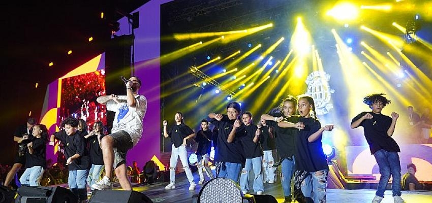 100 Bin Fan, Murda’yı İlk Festivalinde  Yalnız Bırakmadı