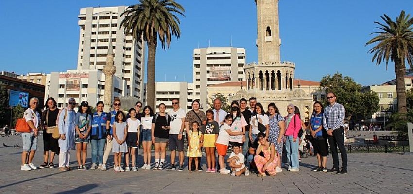 İzmir Büyükşehir Belediyesi şehit ve gazi çocuklarını sinemayla buluşturdu