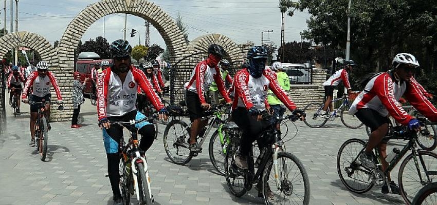 Van Büyükşehir’in Düzenlediği  4.Van Denizi Bisiklet Festivali Sona Erdi