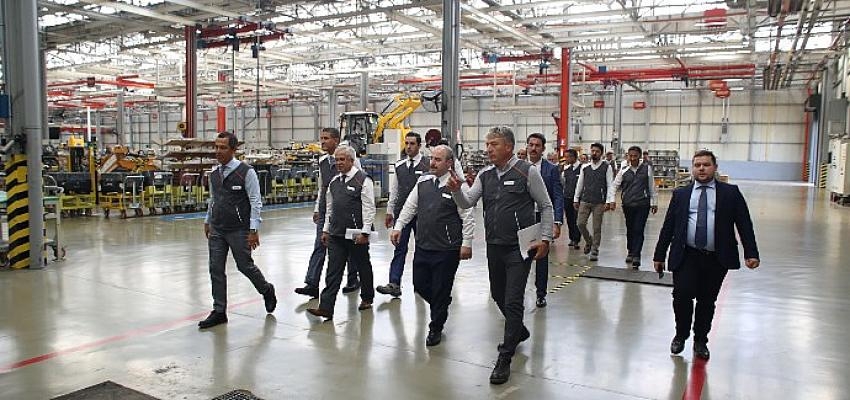 Sanayi ve Teknoloji Bakanı Mustafa Varank TürkTraktör Ankara Fabrikası’nı Ziyaret Etti