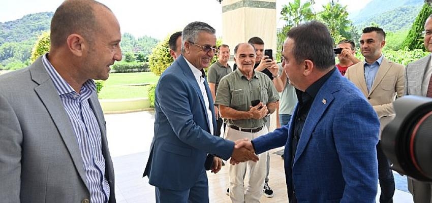 Kemer’de Bizim Sokak Toplantısı Yapıldı