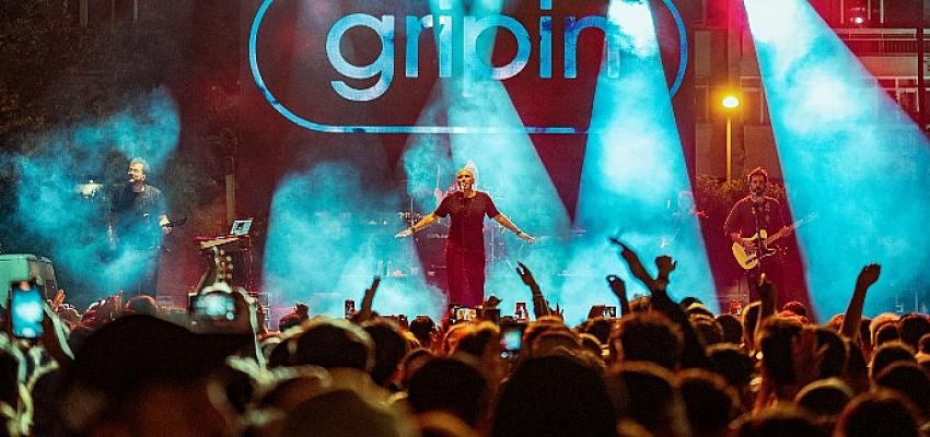 İstanbul Cevahir’in Yaz Konserlerinde İkinci Gün Gripin İle Coşku Doluydu