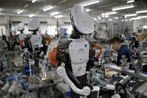 Çin’de 439 bin şirket üretim ve servislerinde robot kullanıyor