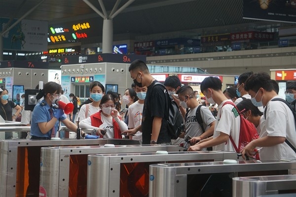 Çin’in Güz Ortası Bayramı tatilinde ülke genelinde 66,95 milyon yolcu taşındı