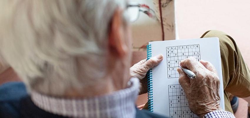 Sinirlilik ve Paranoya Alzheimer Belirtisi Olabilir