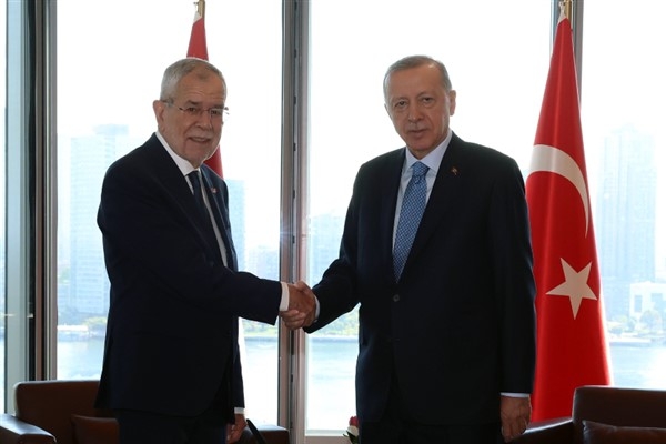 Cumhurbaşkanı Erdoğan, Avusturya Cumhurbaşkanı Van der Bellen ile görüştü