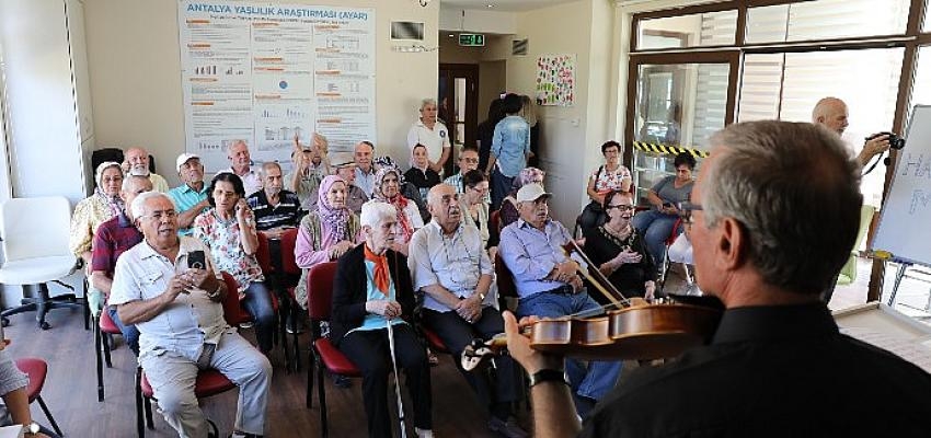 Dünya Alzheimer Günü Mavi Ev