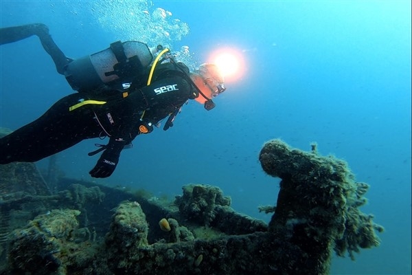 Kültür ve Turizm Bakanı Mehmet Nuri Ersoy anı dalışı gerçekleştirdi