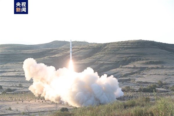 Çin, iki yeni uydu fırlattı