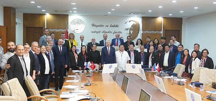 Ege Üniversitesi dünyaya açılmaya devam ediyor