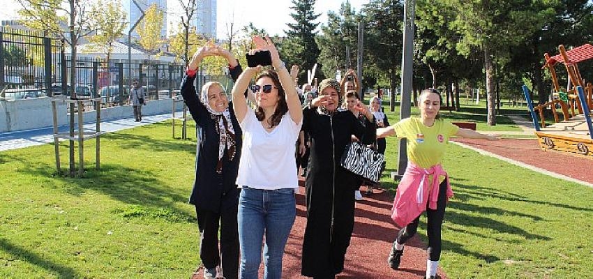 Zeytinburnu’nda ″1 Ekim Dünya Yaşlılar Günü″ Etkinliği