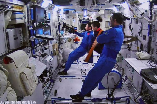 Uzay çalışmalarını hızlandıran Çin, yeni astronotlar alacak