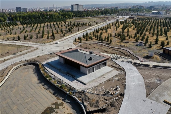 Başkan Büyükkılıç: “Türkiye’nin en yeşil Millet Bahçesi’ni oluşturuyoruz”