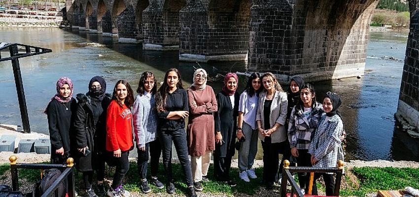 Diyarbakır Kültür Elçileri Kültürel Mirasa Sahip Çıkıyor