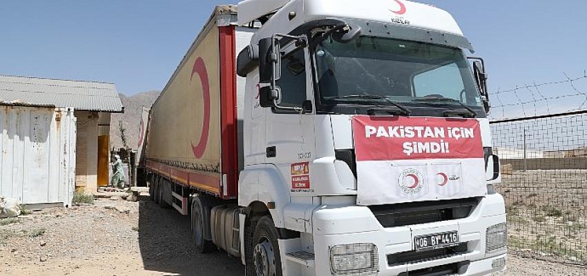 Kızılay Pakistan’a Yardımlarına Devam Ediyor