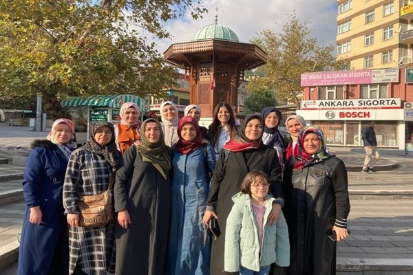 İşitme engelli kadın kursiyerler Bursa’yı gezdi