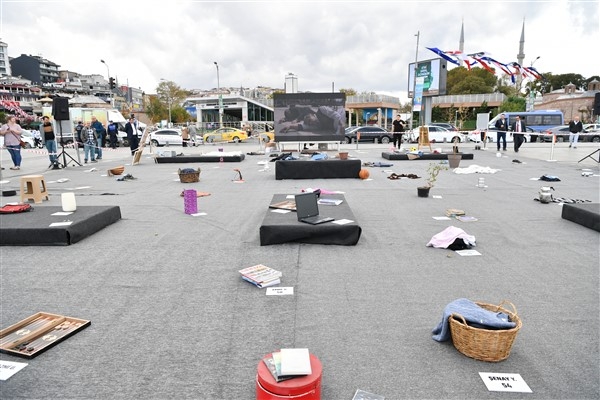 Sigaradan hayatını kaybedenlerin eşyaları Üsküdar