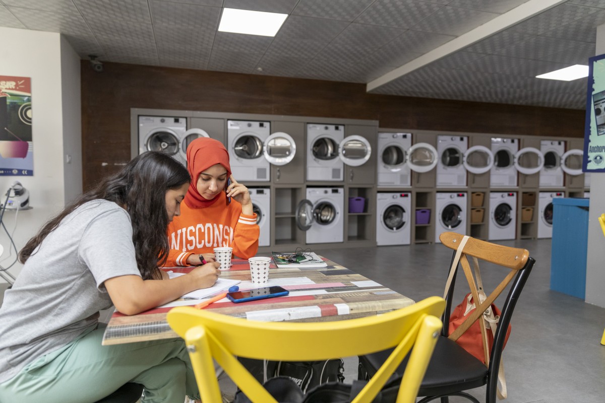 Mersin’de Öğrencilerin Çamaşır Yıkama Derdi Yok