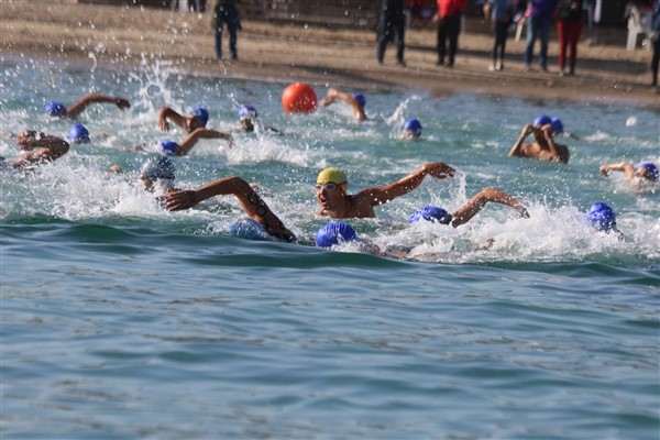 100. Yıl Açık Su Yüzme Yarışları, Çeşmealtı’nda gerçekleştirildi
