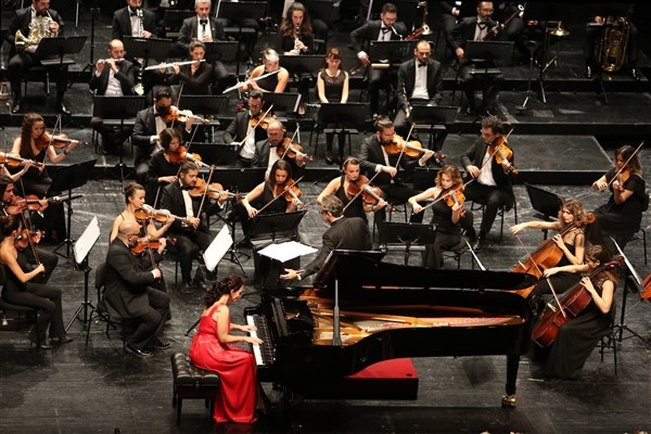 Eskişehir Senfoni Orkestrası, Tutu Aydınoğlu’yla konser verdi