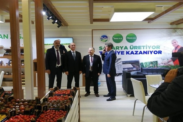Sakarya ürünleri Antalya’daki uluslararası fuarda tanıtıldı