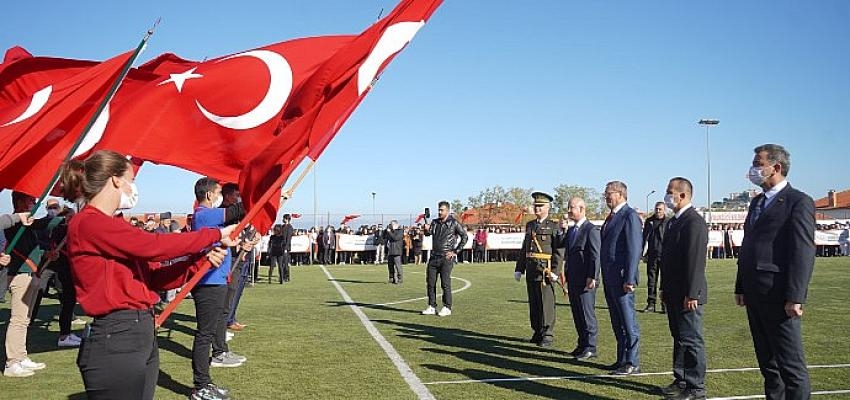 Ayvalık’ta Cumhuriyet’in Doksan Dokuzuncu Yılına Özel Görkemli Kutlama