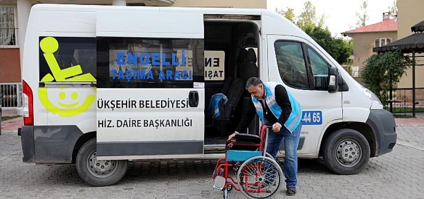 Van Büyükşehir Belediyesi Tekerlekli Sandalye Yardımlarını Sürdürüyor