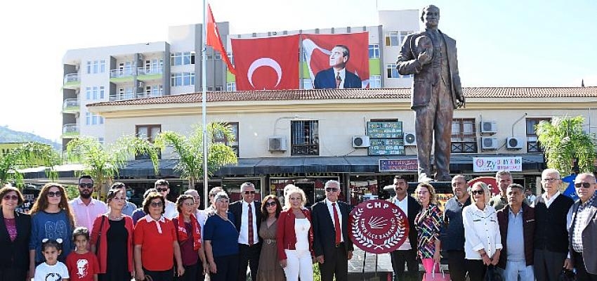 Kemer’de Cumhuriyet coşkusu törenle başladı