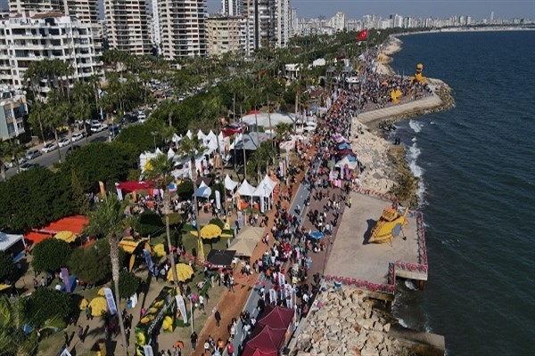 8. Mersin Uluslararası Narenciye Festivali binlerce ziyaretçiyi ağırladı