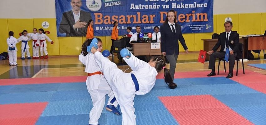 Kartepe’de Karate Şampiyonası Ödülleri Verildi