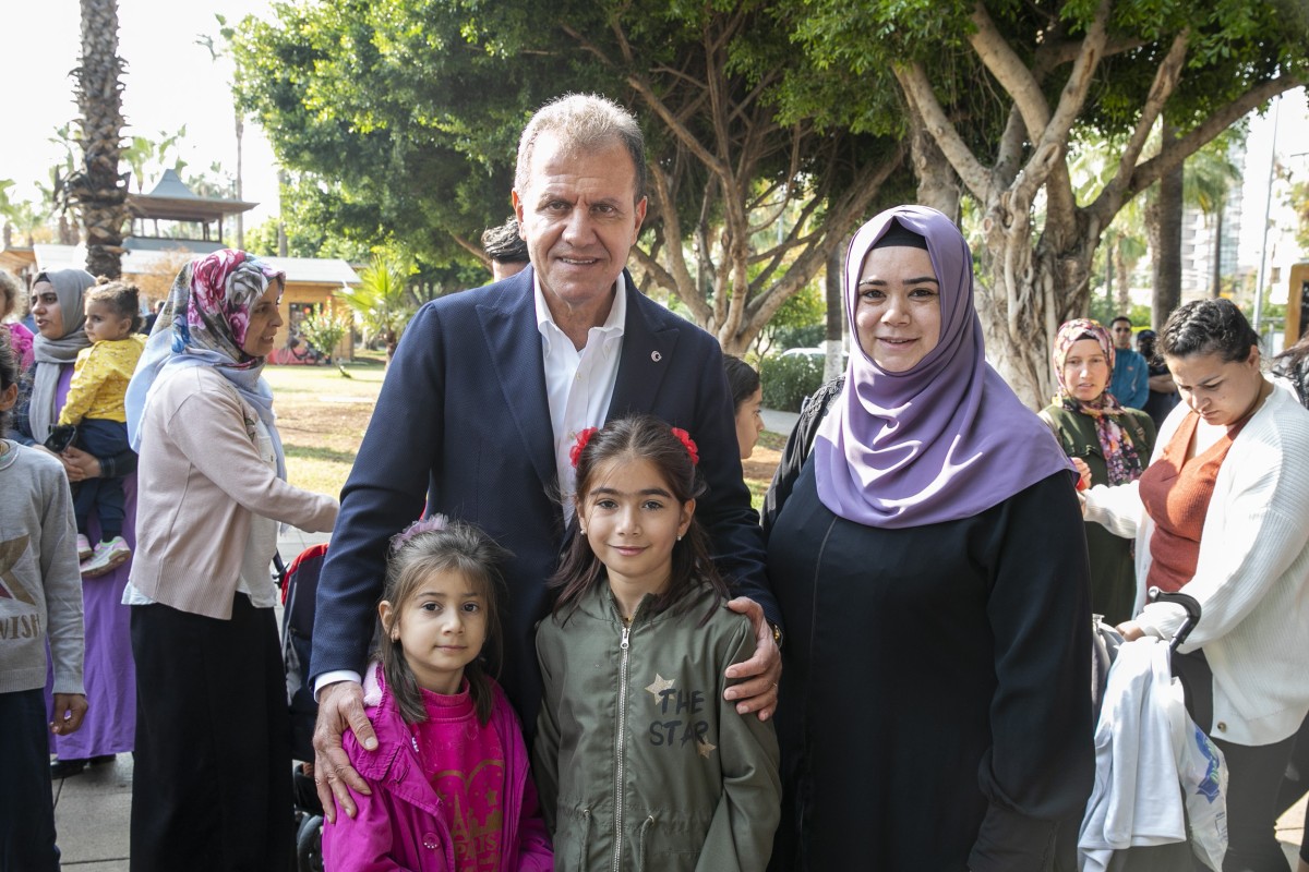  Eğitim Sertifikaları’nı Başkan Seçer ve Meral Seçer  Verdi