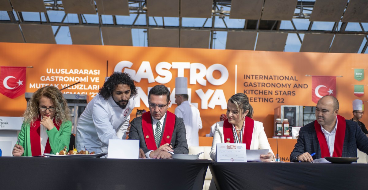 GASTROANTALYA KAPILARINI AÇTI