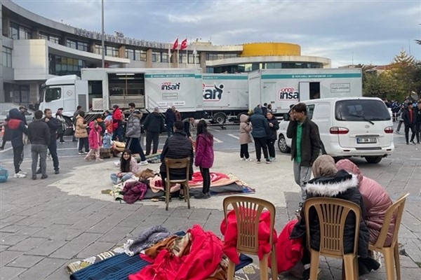 Kocaeli Büyükşehir’in mobil afet tırları Düzce’de