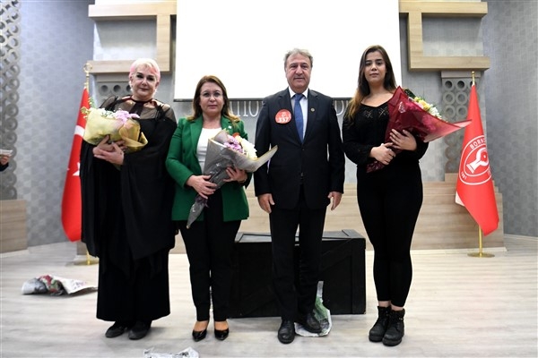 Bornova’da Kadına Yönelik Şiddetle Mücadele Günü’nde etkinlikler yapıldı