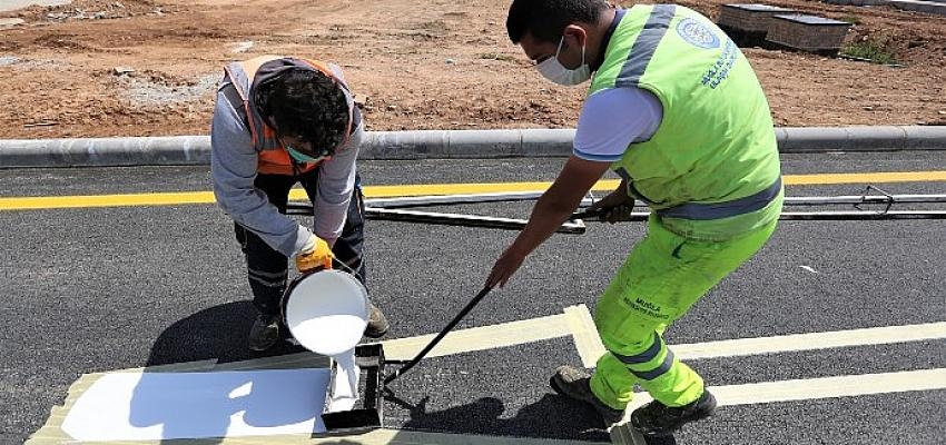 Muğla Büyükşehir’den 8 bin km yol çizgi çalışması