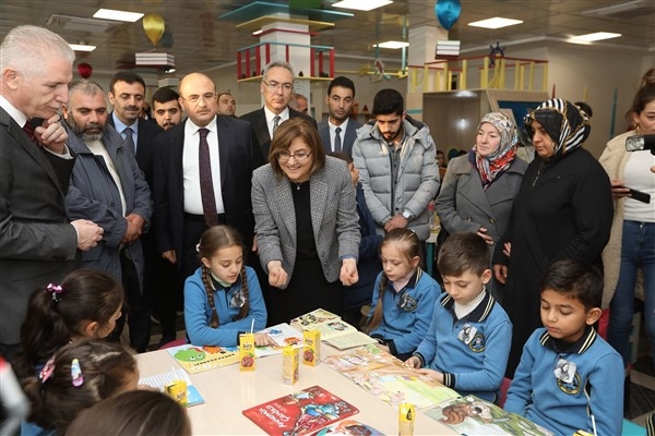 Başkan Şahin: “Bu milletin çocukları Ayşenur öğretmeni unutmayacak”