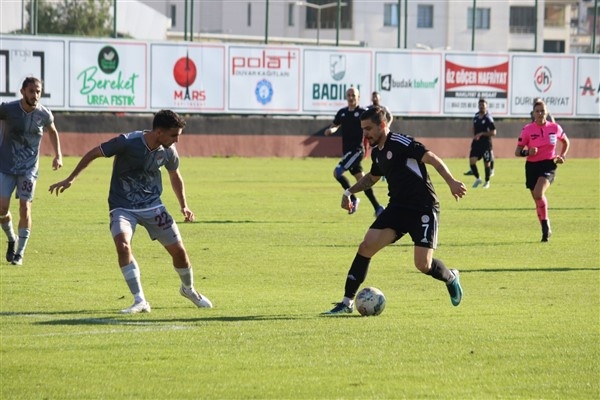 Karbel Karaköprü Belediyespor, üst üste üçüncü galibiyetini aldı