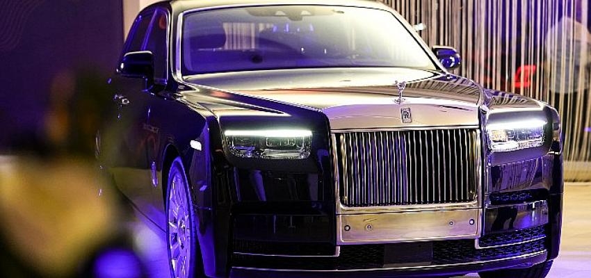 Rolls- Royce Phantom