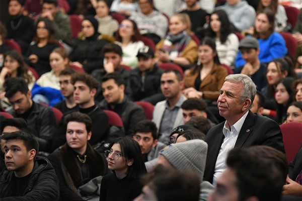 Başkan Yavaş, ABÜN öğrencileriyle bir araya geldi