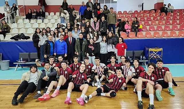 Yeni Kurulan Gölcük Belediyespor Erkek Voleybol Takımı İlk Maçında Galip