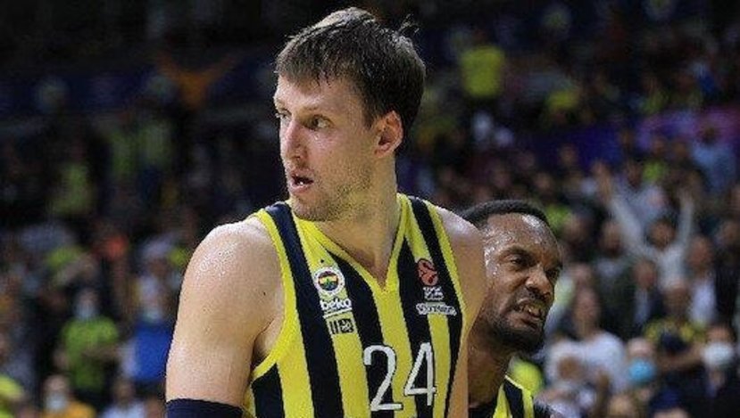 Jan Vesely depremzedeler için 500 bin lira bağış yaptı