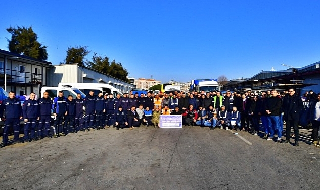 İzmir Büyükşehir Belediyesi'nden afet bölgesine personel desteği 71 kişilik ilk ekip yola çıktı