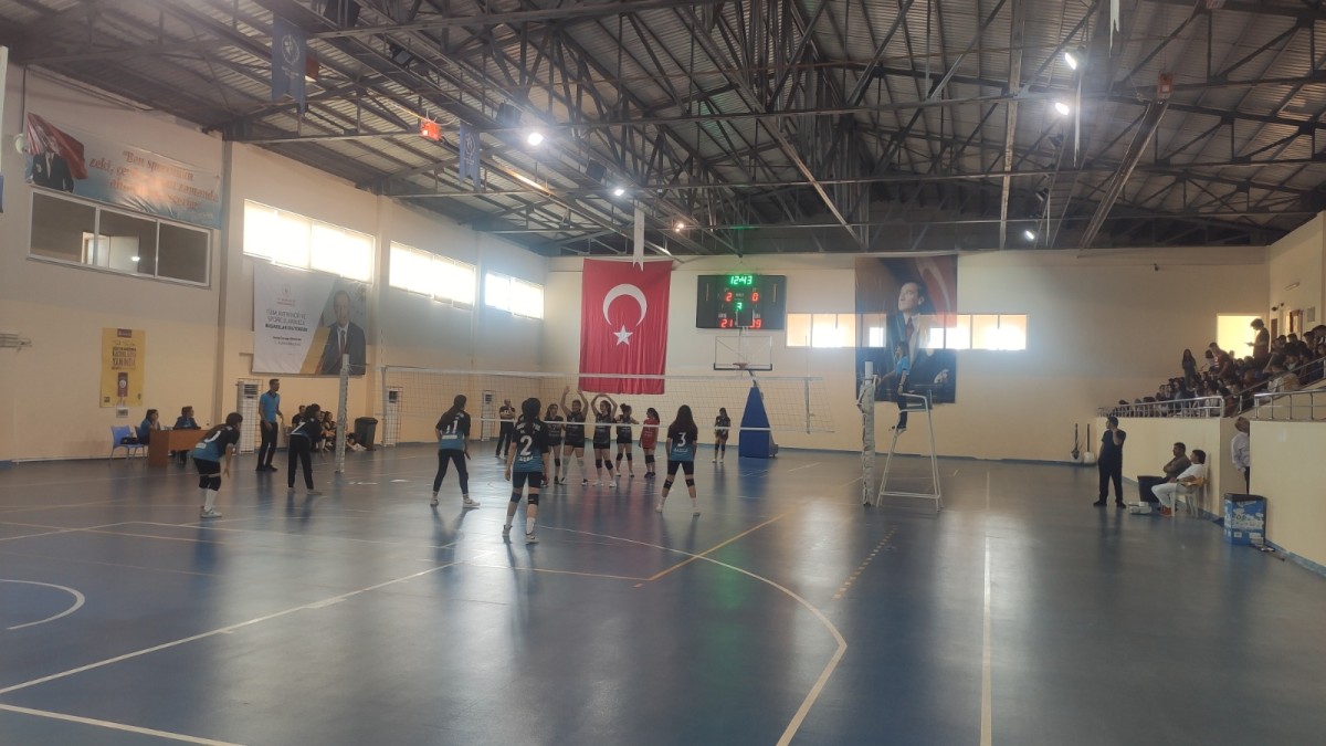 Voleybol ve Basketbol Turnuva Finalistleri Ödüllerini Yarın Alacaklar